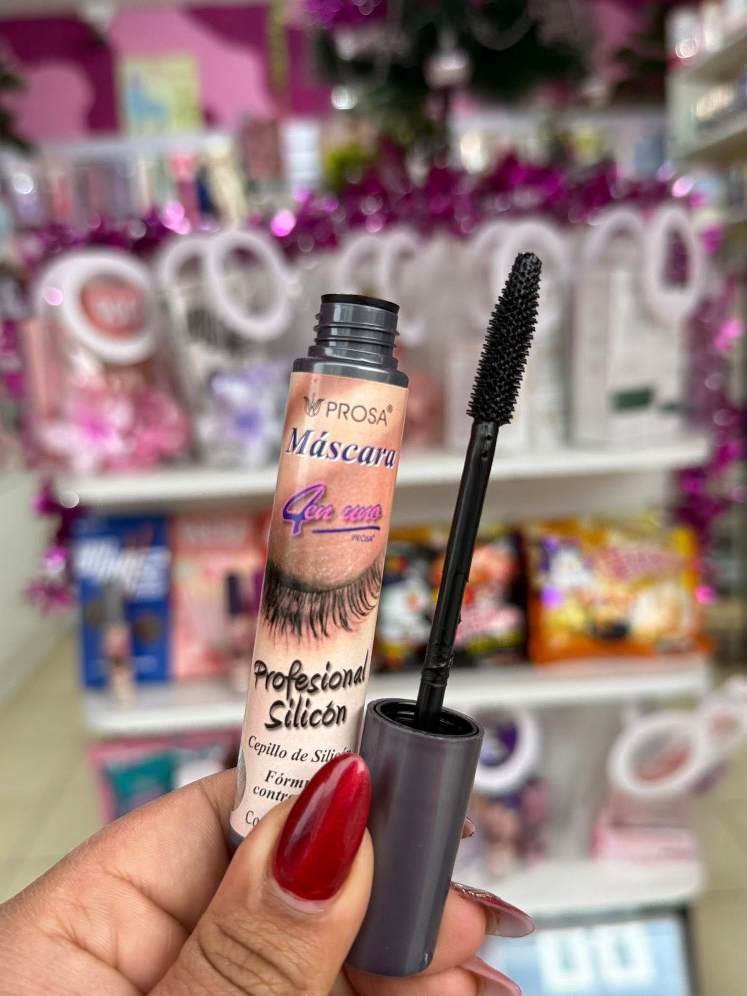Mascara gris oscuro