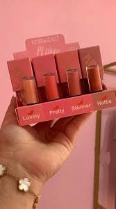 PLUMP GLOSSY KYC - Maquillaje