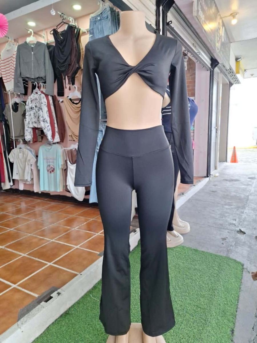 Conjunto deportivo flared y top - Deportivo
